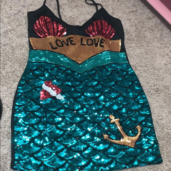 Dresses & Skirts - Mermaid sequence dress